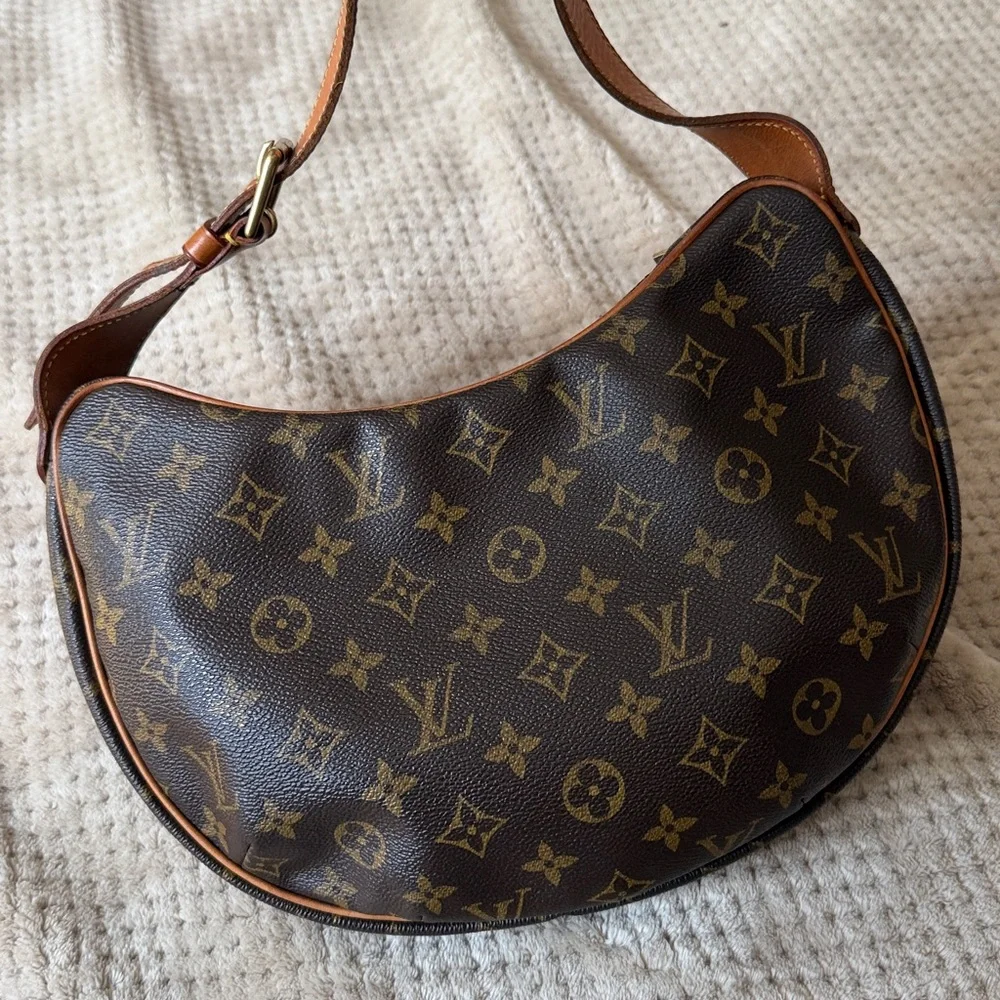 Louis Vuitton Brown and Tan Monogram Hobo Bag - Picture 4 of 8